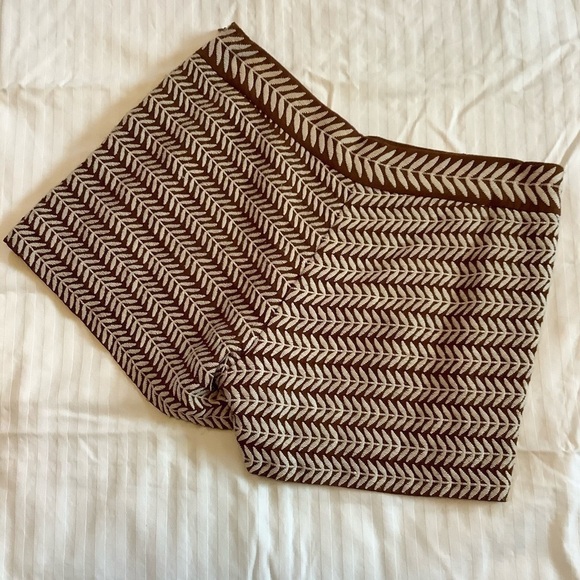 THML Brown & Beige Embroidered Short Shorts Sz-S - Picture 2 of 4